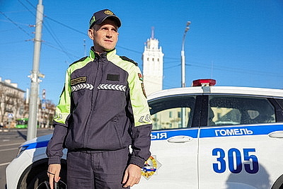 Мамы рулят: в Гомеле автоледи принимали поздравления с Днем матери