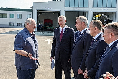 Лукашенко с рабочей поездкой посетил Шкловский район