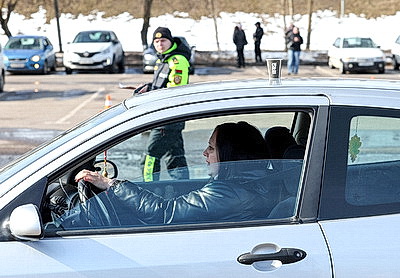 Лучшую автоледи выбрали в Витебске во время конкурса \"Девчонки рулят!\"