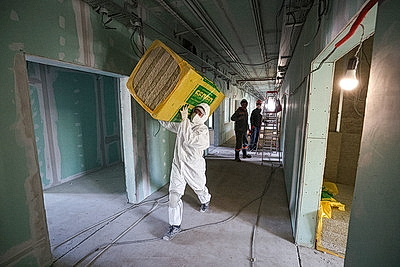 Ход работ по строительству городской клинической инфекционной больницы обсудили на выездном заседании Мингорисполкома