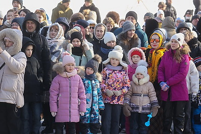 В Беловежской пуще отметили Масленицу и попрощались со Снегурочкой до следующей зимы