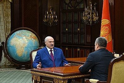 Лукашенко заслушал доклад о ситуации в сельском хозяйстве