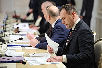 Работа антикризисных управляющих, выплата заработка. Темы совещания Лукашенко с Совмином