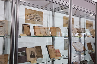 Мемориальную доску Ивану Чигринову, мурал с изображениями знаменитых земляков открыли в Костюковичах
