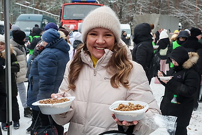 С задором, песнями и вкусными угощениями встретили в Могилеве праздник \"С Рождеством-2026\"
