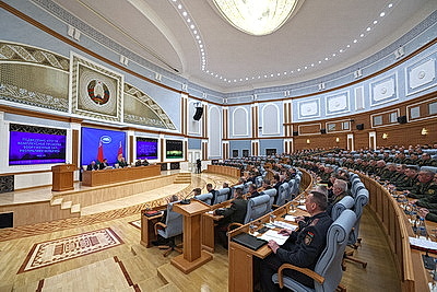 Лукашенко собрал совещание для подведения итогов комплексной проверки Вооруженных Сил