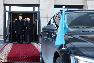 Парламентская делегация Казахстана прибыла с визитом в Беларусь