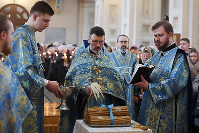 Православные верующие отпраздновали Сретение Господне