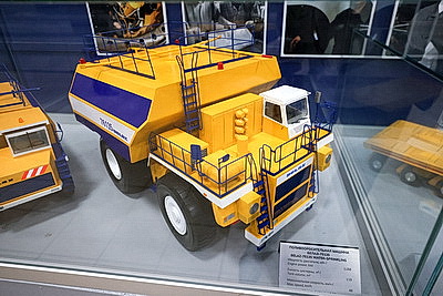 Губернатор Чукотского автономного округа ознакомился с производством БЕЛАЗа