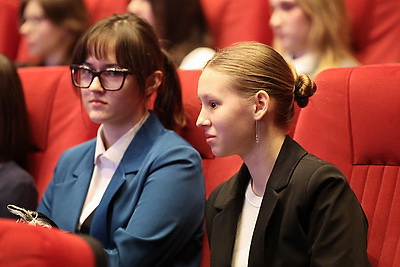 \"Быть мамой - круто!\" Акция БСЖ стартовала в Беларуси