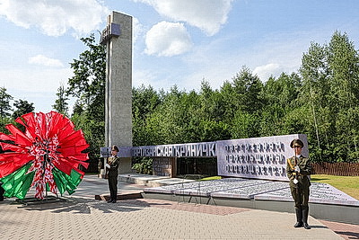 Память участников партизанского отряда \"Большевик\" почтили на мемориальном комплексе под Гомелем