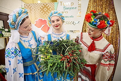\"Дзявочы вянок міра\". Республиканский конкурс молодежных проектов проходит в Молодечно