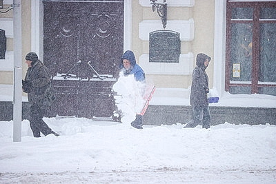 В Минске более 180 единиц техники и свыше 1,5 тысячи человек ликвидируют последствия снегопада