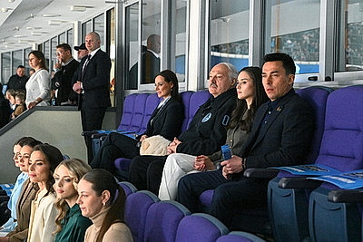 Лукашенко приехал на первую четвертьфинальную игру \"Динамо-Минск\" в плей-офф КХЛ