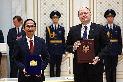 Экономика, наука, правовая помощь. По итогам переговоров лидеров Беларуси и Мьянмы подписан пакет документов