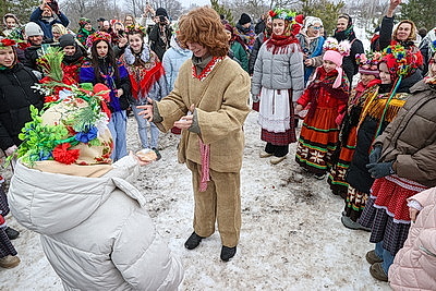 Старинный обряд \"Чырачка\" провели в агрогородке Тонеж
