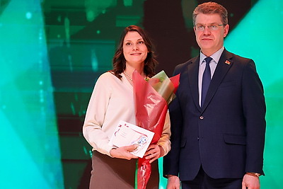 \"Образец для молодежи\". Орден Матери вручили 26 многодетным минчанкам