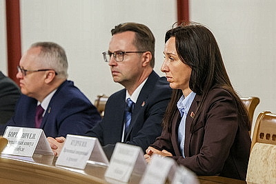 Книга \"Наш Президент\" издана на английском языке