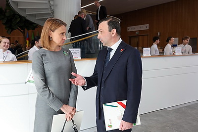 В съезде партии \"Белая Русь\" участвуют около 600 делегатов со всей страны