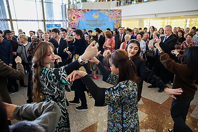 Национальные мелодии и мировые хиты. Мастера искусств Таджикистана представили гала-концерт в Минске