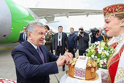 Президент Узбекистана прибыл в Беларусь с официальным визитом