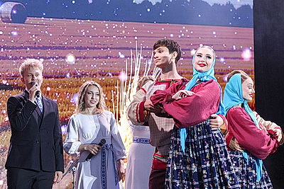 Ярко, с песнями и танцами завершился XIX фестиваль \"Молодежь - за Союзное государство\" в Шклове