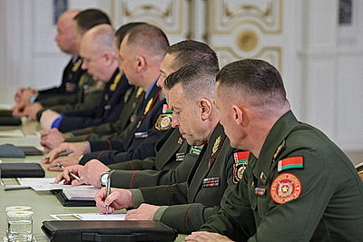 Лукашенко собрал совещание с силовиками. Тема - итоги проверки одной из бригад внутренних войск
