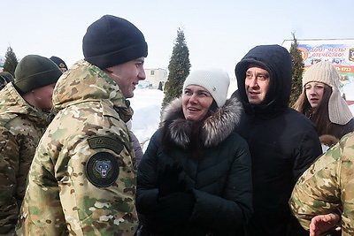 Домашние блины, конкурсы и приятные сюрпризы. В воинской части в Могилеве встретили Масленицу