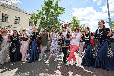 Национальные подворья ярко представлены на фестивале культур в Гродно