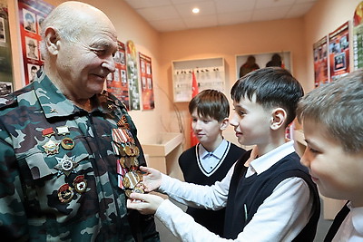 \"Герои были рядом - обычные парни чуть старше 18 лет\". Полочанин рассказал о службе в Афганистане