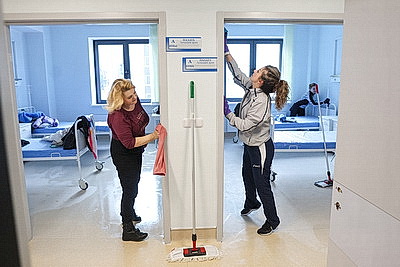 Около 800 человек присоединились к субботнику на готовящейся к сдаче больнице в Гродно