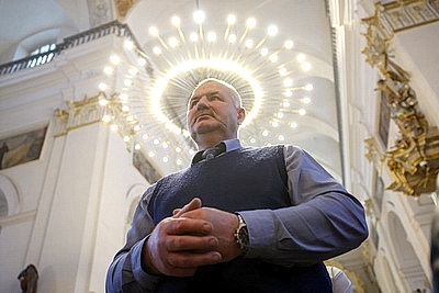 Католические верующие отмечают Чистый четверг