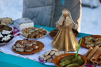 Деревня, где каждый мечтает стать \"царем\". Как в Семежево сохраняют уникальный обряд