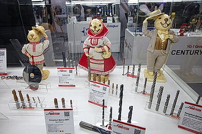 От огнезащитных материалов до роботов. В Минске представили передовые технологии в промышленности