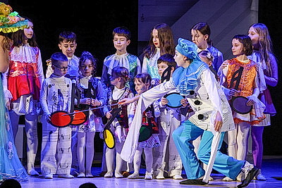 Принятие, социализация, дружба. В Минске инклюзивный театр представил спектакль в поддержку детей с РАС