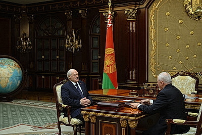 Лукашенко принял с докладом спецпосланника Виктора Шеймана