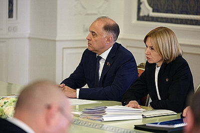 Лукашенко собрал совещание о развитии хоккея
