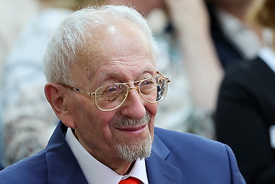Пример служения стране. В Минске чествовали третьего народного учителя Александра Фельдмана