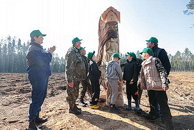 Члены Совета Республики приняли участие в акции \"Лес! Дабро! Парадак!\" в Столбцовском районе