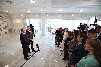 Лукашенко провел переговоры со спецпосланником США Коулом