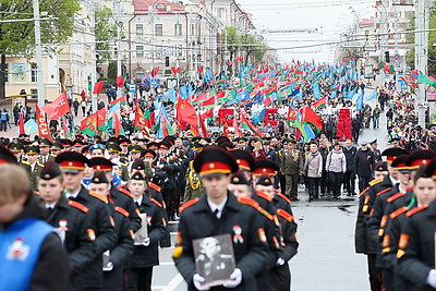 Праздничный Витебск. Жители и гости города празднуют День Победы