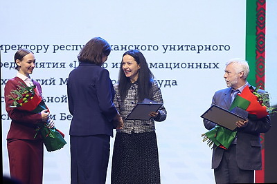 Профессия помогать. В Минске наградили лучших работников соцзащиты