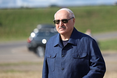 Лукашенко встретился с передовиками уборочной кампании в Минском районе