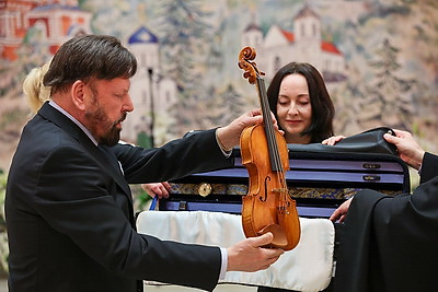 Инструмент с особой душевной организацией. БГАМ получила эксклюзивную скрипку из Швейцарии