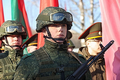 \"Пусть скорбь и печаль обернутся в мужество ваше и силу\". В Хатыни проходит всенародная вахта памяти