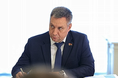 Лукашенко собрал совещание по реализации ключевых инвестпроектов за рубежом