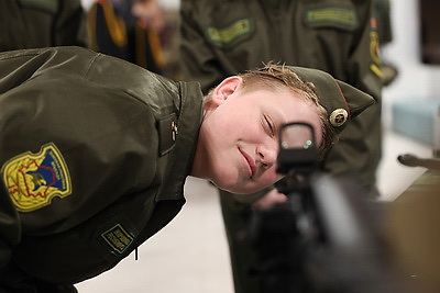 \"Сила - в людях\". Премьера кинокартины \"Душа защитника\" прошла в кинотеатре \"Москва\"