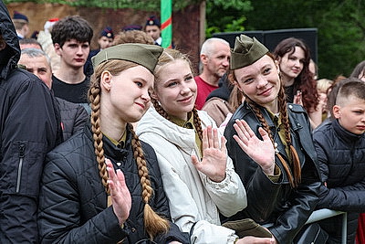 Один день из жизни партизанского отряда воссоздали в урочище Хованщина
