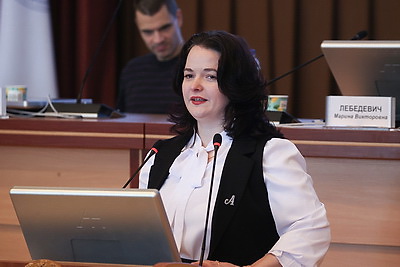 \"Впечатляет буквально все\". Участники \"Первого шага в науку\" о масштабе конференции и современных разработках