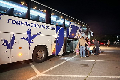 Пассажиры попавшего под удар БПЛА ВСУ автобуса вернулись в Речицу